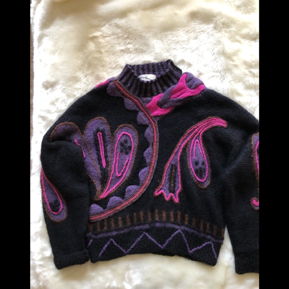 Magnolia knitted sweater M